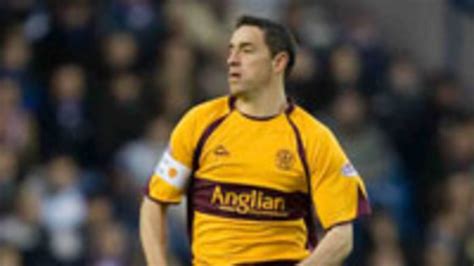 Motherwell's O'Donnell dies after collapse .